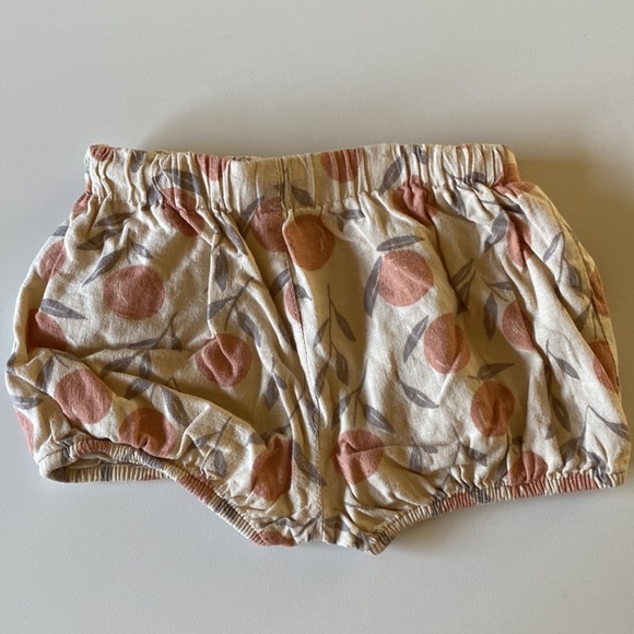 Rylee + Cru 12-18M shorts - Picture 3 of 3